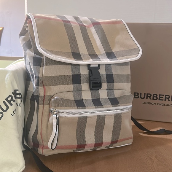 Burberry Dewey Vintage Check Backp - Picture 3 of 14